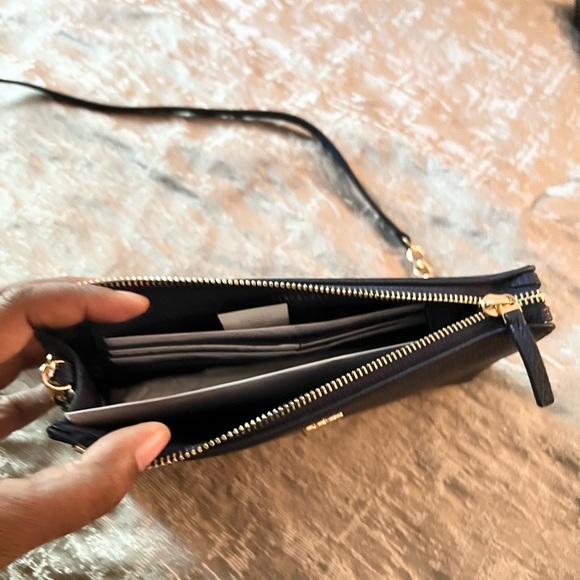 Authentic NWT Navy Tory Burch Crossbody - Picture 6 of 12